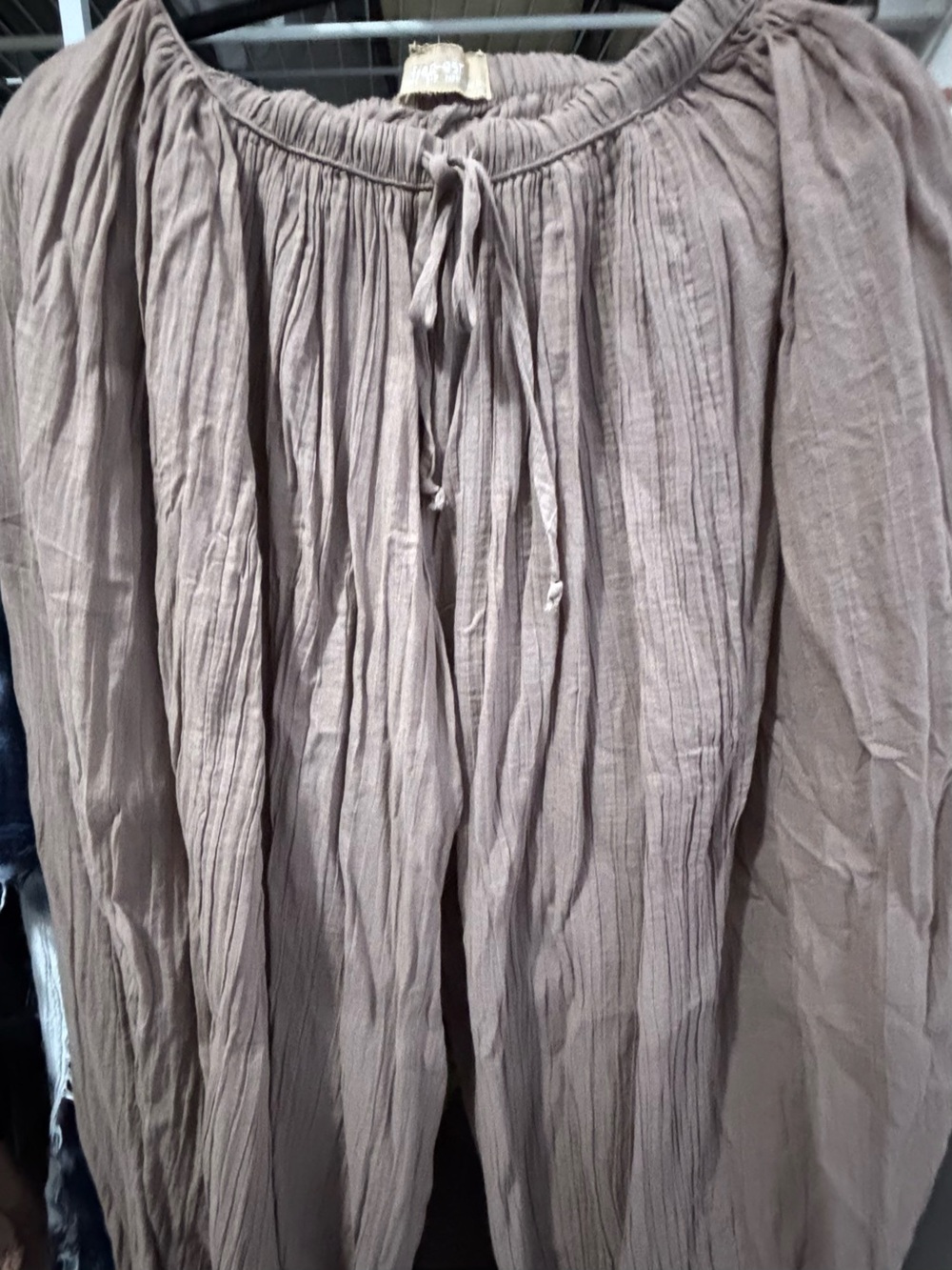 Free People Relaxed Drawstring Linen-Blend Ballon in Taupe - Picture 5 of 5